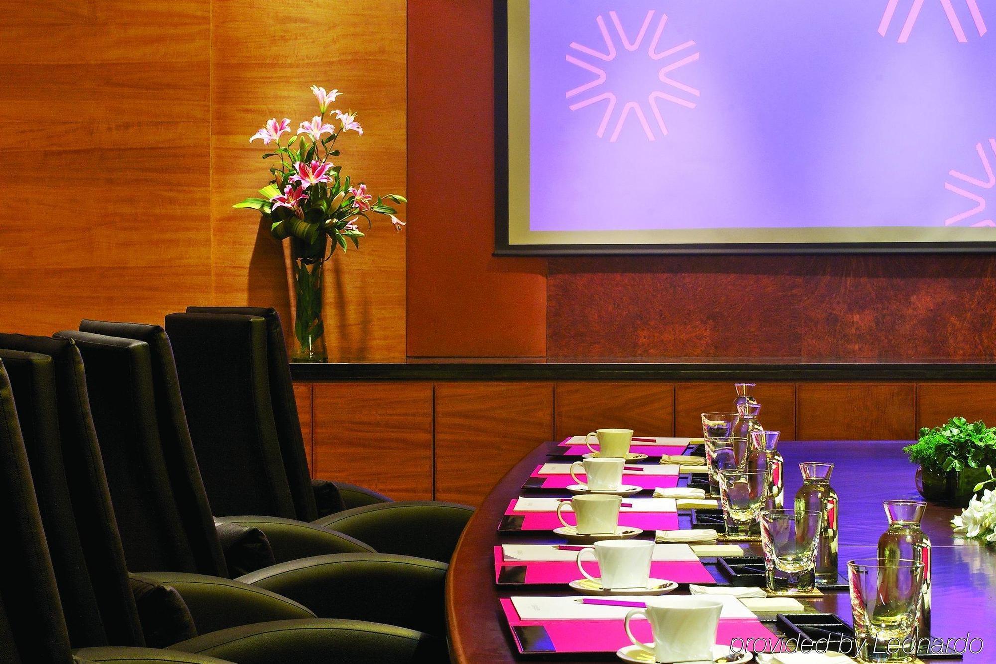 Vivanta Hyderabad, Begumpet Съоръжения снимка Meeting room