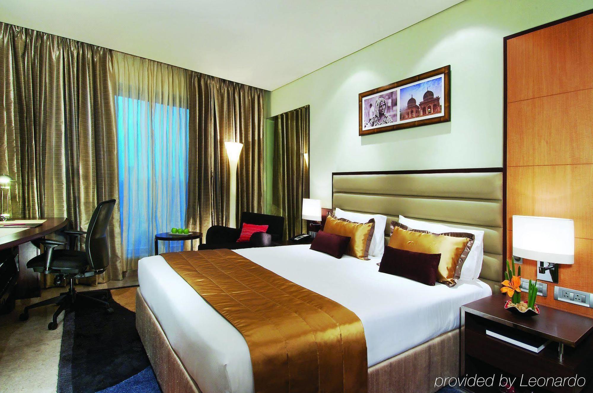 Vivanta Hyderabad, Begumpet Стая снимка A room at the hotel