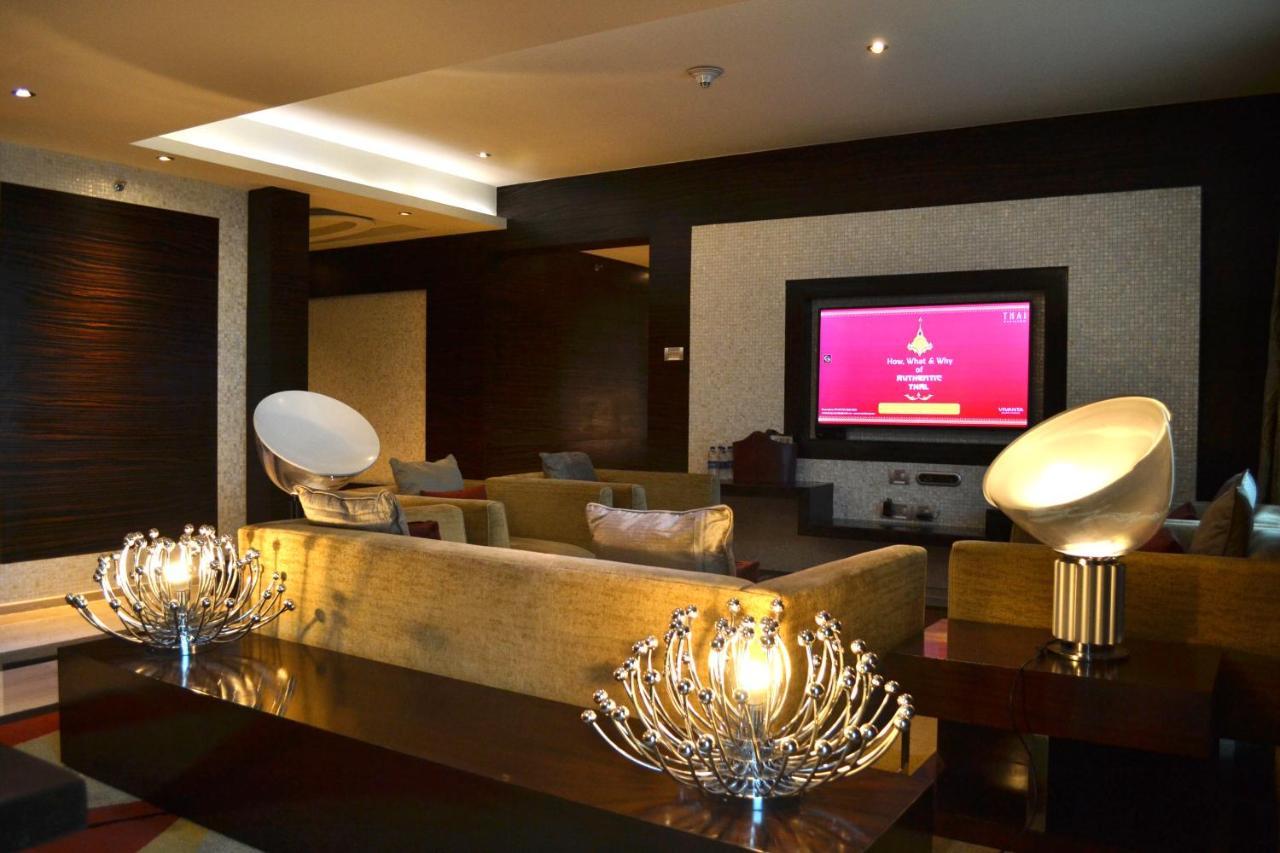 Vivanta Hyderabad, Begumpet Екстериор снимка The lounge at Cape Town International Airport